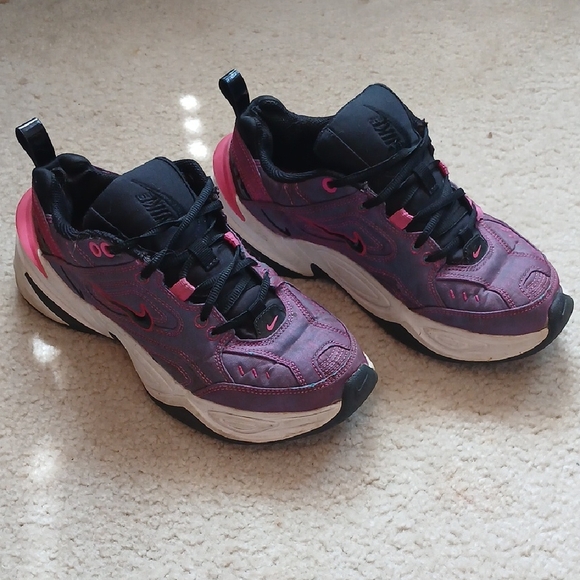 Nike M2K Tekno SE in Laser Fuchsia - Picture 1 of 7